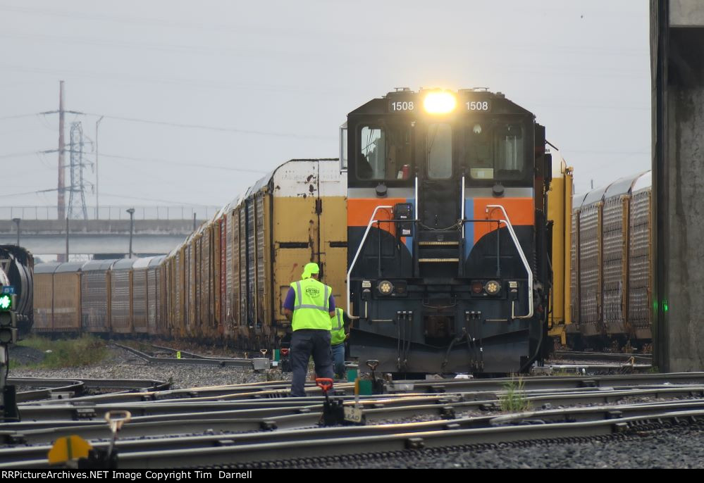 IHB 1508 working Gibson Yard